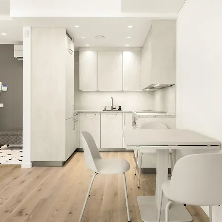 Lägenhet Bright 2br With Private Ev Parking, Workspace, Ac *