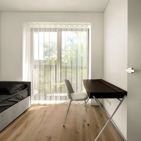 Appartamento Bright 2br With Private Ev Parking, Workspace, Ac