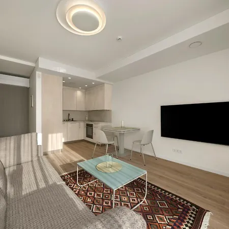 Lägenhet Bright 2br With Private Ev Parking, Workspace, Ac Kaunas