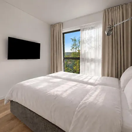 E4 Bright 2br With Ev Parking, Workspace And Ac * Kowno